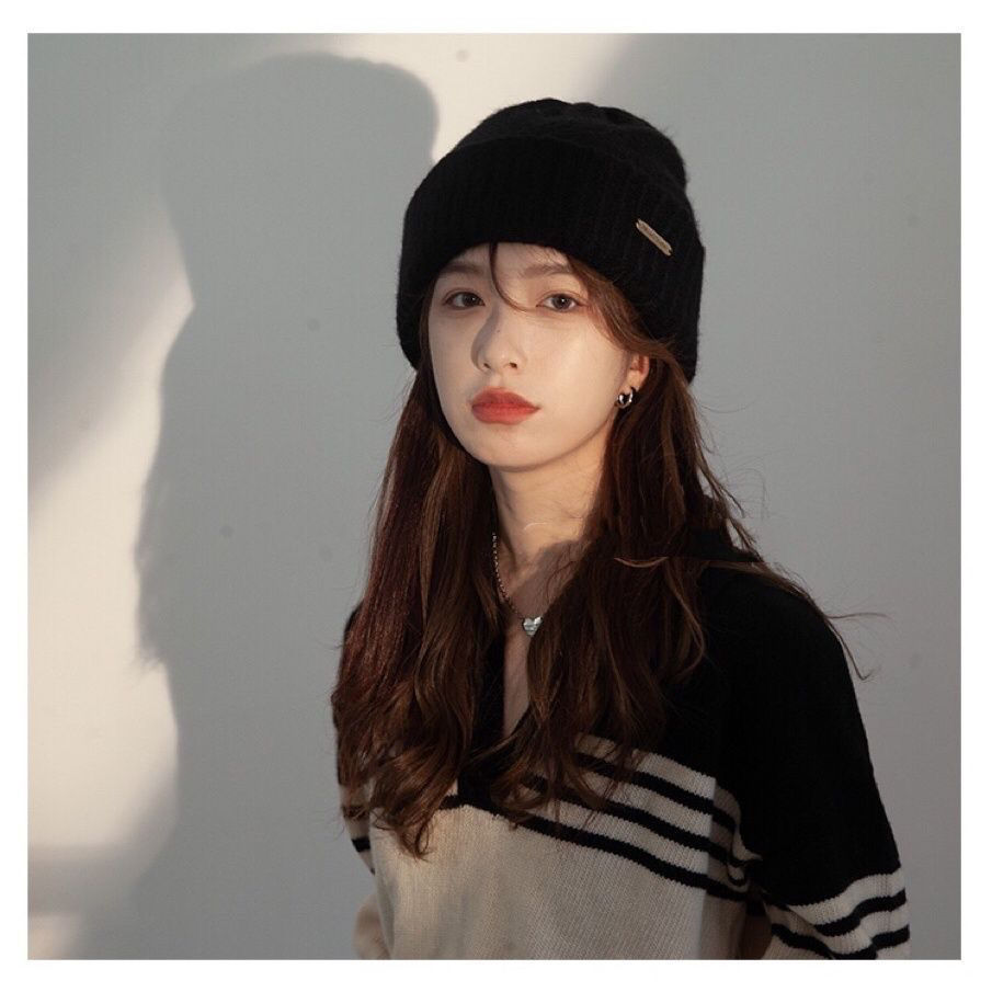 Gorro de invierno femenino, suelto, cálido y estiloso, muestra rostro pequeño