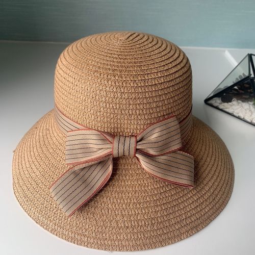 Spring and Summer New Women's Butterfly Decorated Large Brim Fashion Trend Sunshade Grass Hat for Summer Outings and Travel