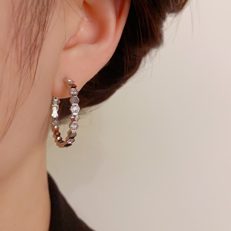 MAC057 Zircon Inlaid Elegant Vintage Style Hoop Earrings4