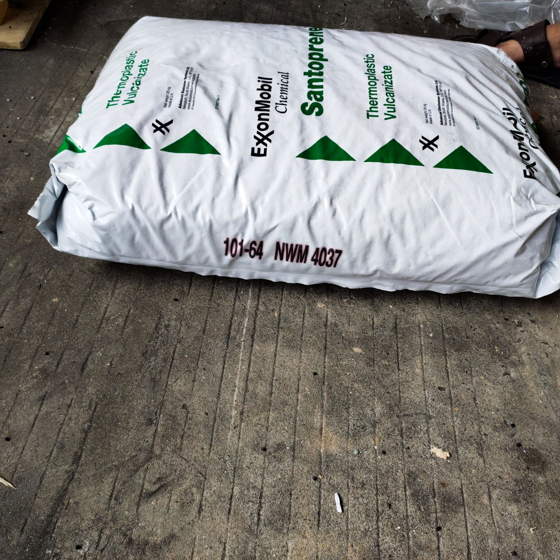 现货 TPV 美国 103-40 尺寸稳定性,绝缘性能,可回收材料,电气性能