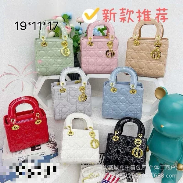 New high-quality vintage Lady Dior bag for women, 2026 new diamond-patterned fashion shoulder and crossbody bag, versatile