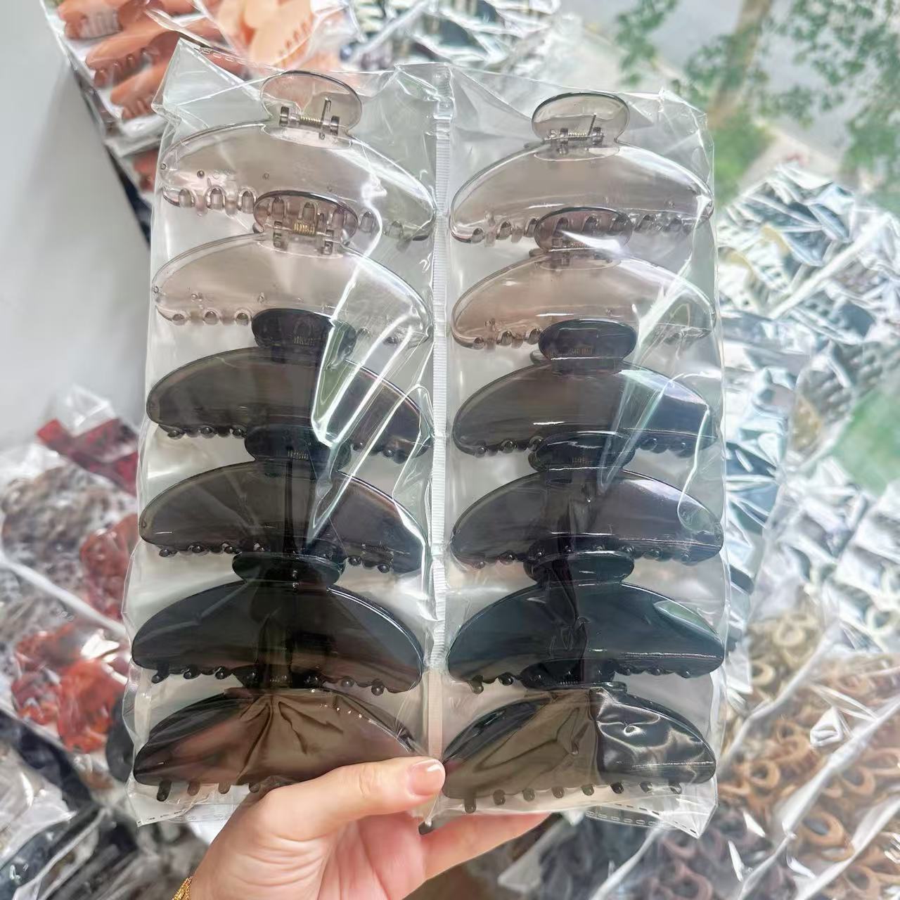 Amazon transfronteriza pintura de goma de gran tamaño clip de pelo espalda Cabeza de tiburón clip de pelo volumen multi horquilla dos yuanes accesorios para el cabello al por mayor