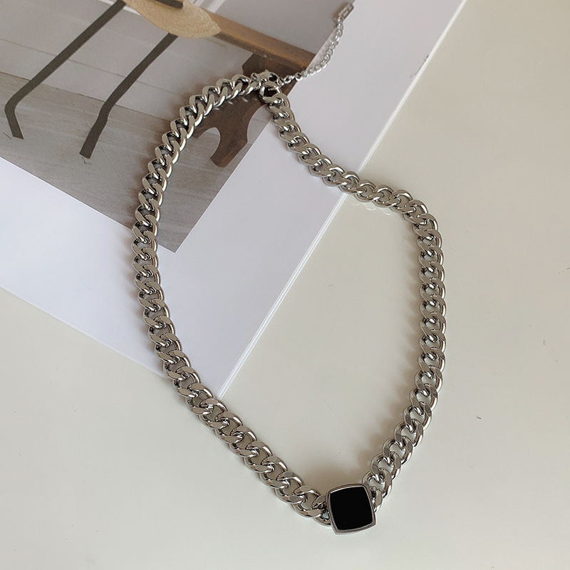 Retro Square Titanium Steel Plating Rings Bracelets Necklace display picture 3