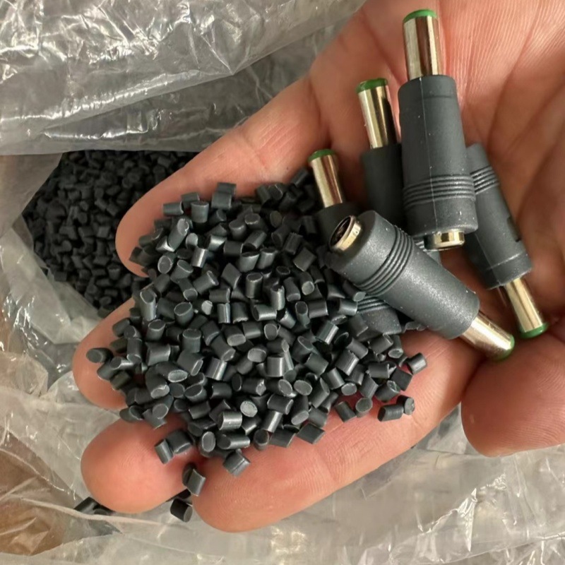 TPE插头料 硬度70A~100A 黑色高光泽 用于耳机线 数据线USB插头等