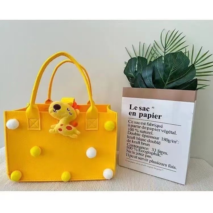 Fabricantes al por mayor en línea sobre rojo bolso de fieltro bolso de mano regalo de dibujos animados bolso de fieltro promoción de apertura bolso de regalo almacenamiento