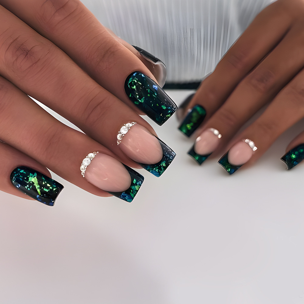 Ventas transfronterizas calientes multi-color parche de uñas lujosas puntos de perforación francesa tinta de uñas falsas piezas móviles para usar uñas