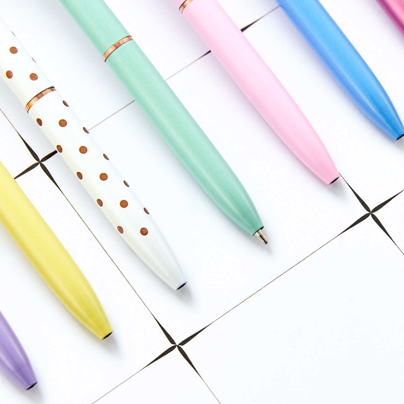 Nuevo bolígrafo hueco creativo de amor bolígrafo de chicas regalos bonitos fabricantes de bolígrafo de metal impresa bolígrafo de regalo