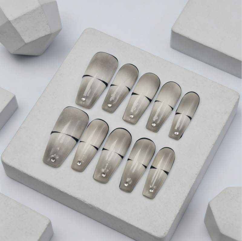 Spray-Painted Rhinestone Minimalist Design, Artistic and Artistic Style, Versatile, Complexion-Enhancing, Long-Length Pure Handmade Wearable Nails