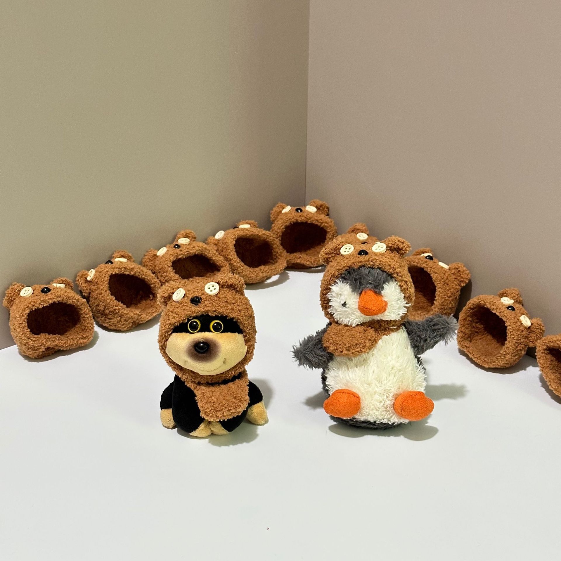 毛绒绒小熊帽子企鹅玩偶帽子DIY手工换装可爱纯手工钩织宠物帽子