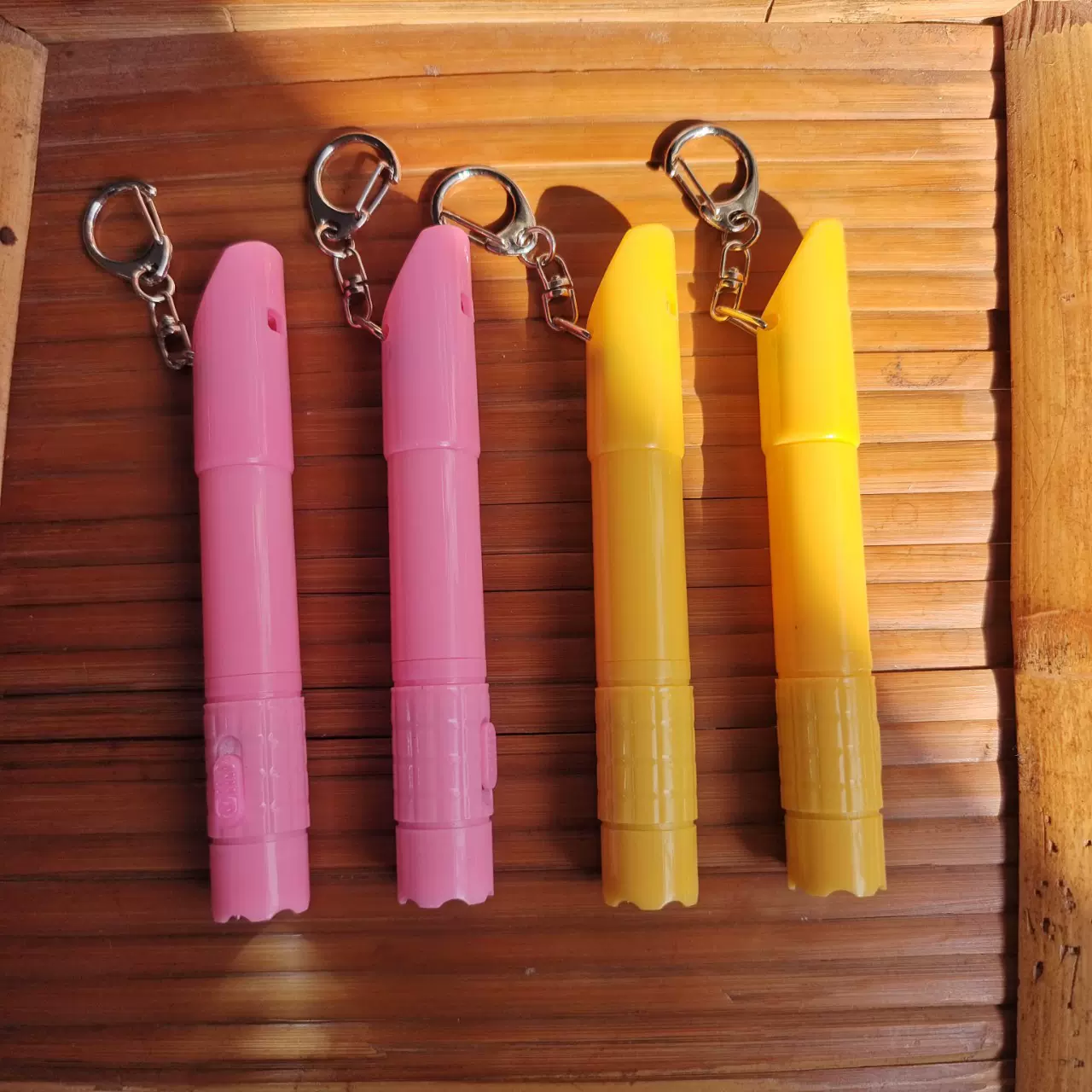 口哨圆珠笔多功能口哨LED灯伸缩原子笔户外旅行多用途钥匙扣笔