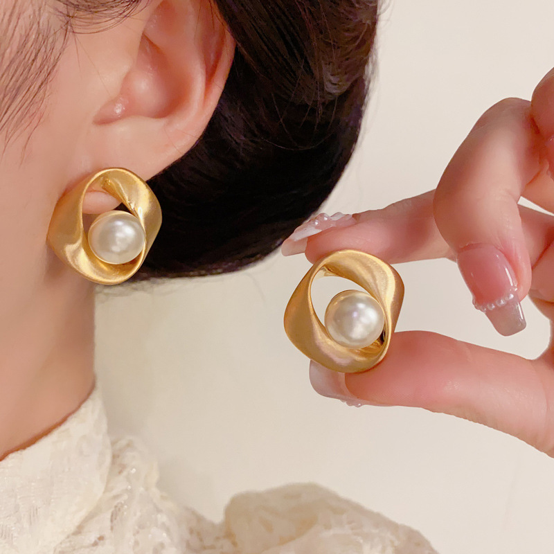 2026 nuevo anillo Mobius perlas perlas de alta calidad mate temperamento elegante simple perlas al por mayor