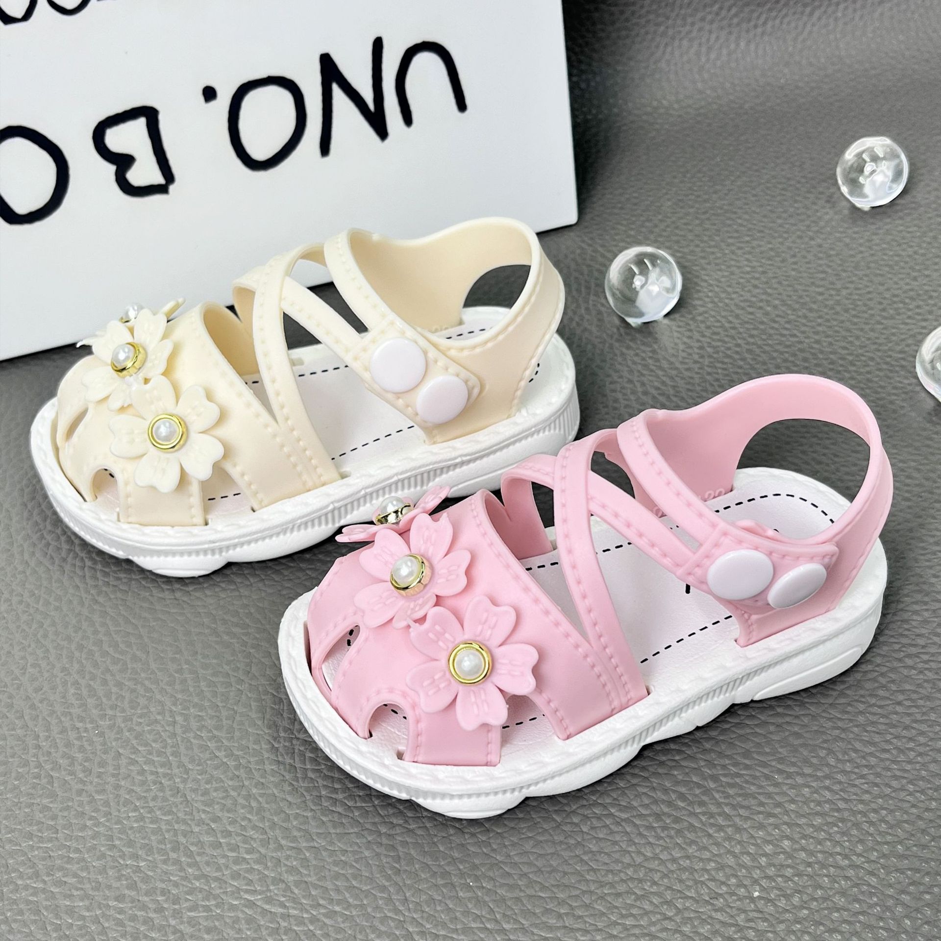 Fuente de fábrica de verano nuevos zapatos para bebés niñas bebés con suela suave zapatos para niños pequeños bebés comercio exterior al por mayor