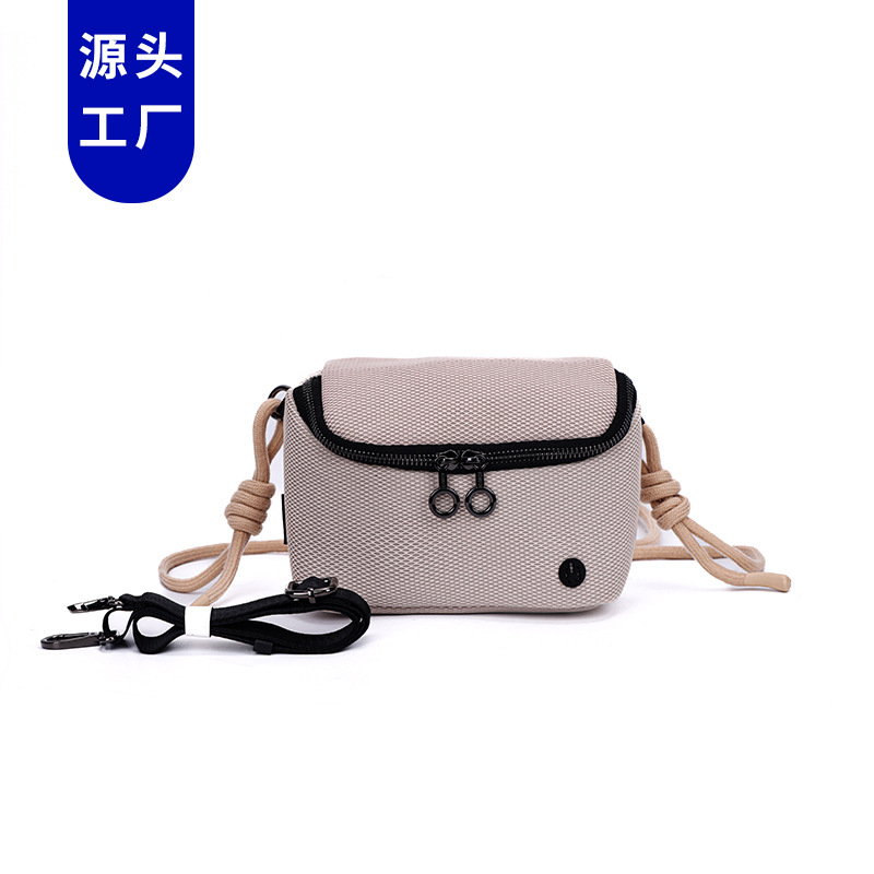 맞춤형 새 휴대폰 가방 여름 패션 휴대용 경량 틈새 크로스 바디 백 간단한 확장 용량 작은 가방