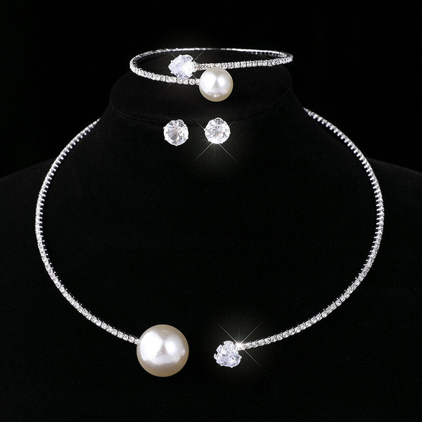 choker pearl heart-shaped
