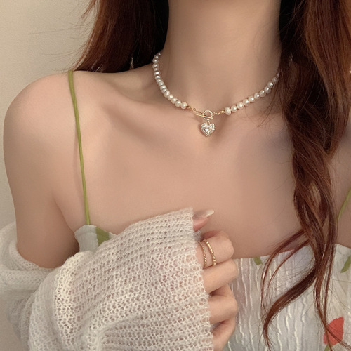 Freshwater Pearl Micro-Set Diamond Heart Necklace for Women, Korean Version, Elegant and Fashionable, OT Clasp Design, Charming and Stylish Necklace