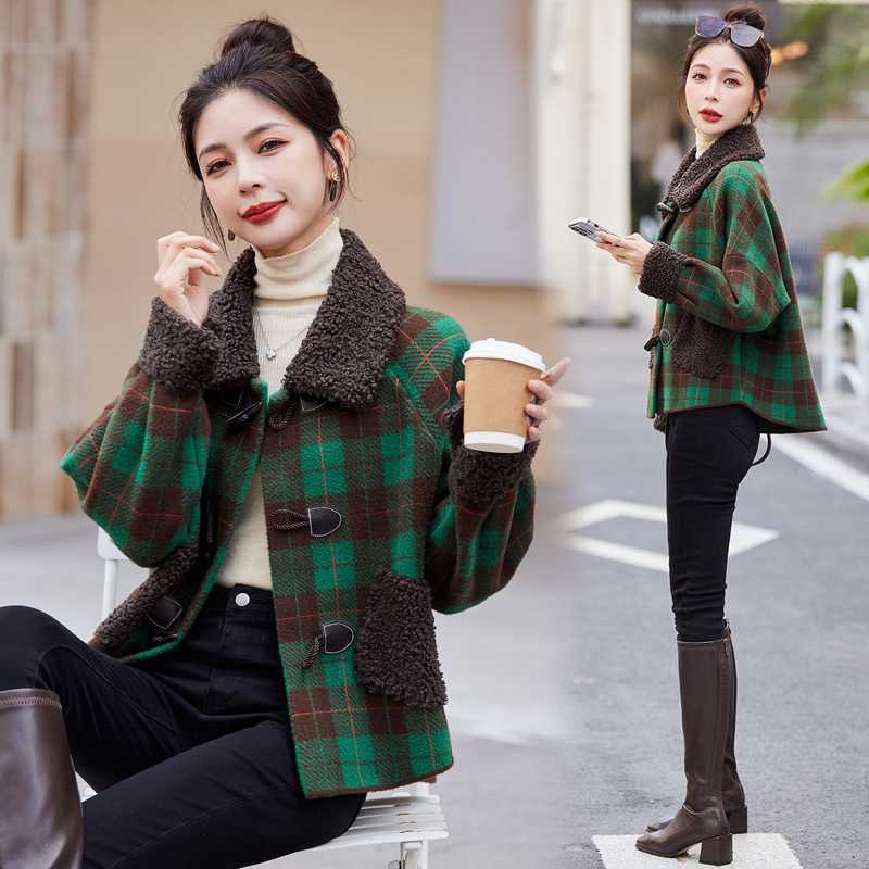 加绒加厚格子毛呢外套女短款秋冬小个子中年妈妈毛领呢子大衣2025