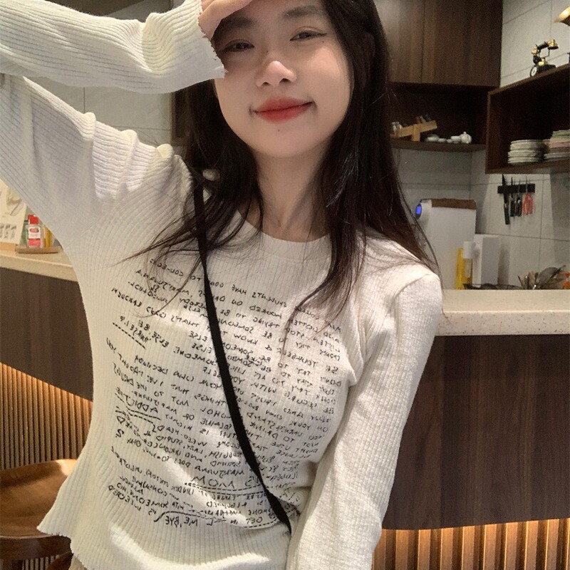 Sweet and spicy style shoulder long sleeve letter printed T-shirt women's spring and autumn niche slim slimming short white bottoming top Sweet and spicy style shoulder long sleeve letter printed T-shirt women's spring and autumn niche slim slimming short white bottoming top