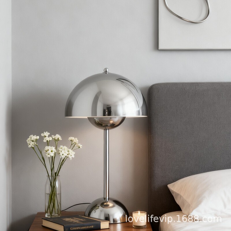 Silver Bud-Shaped Metal Modern Portable Rechargeable Table Lamp Decorative Lighting Fixture Manufacturer Wholesale Table Lamp