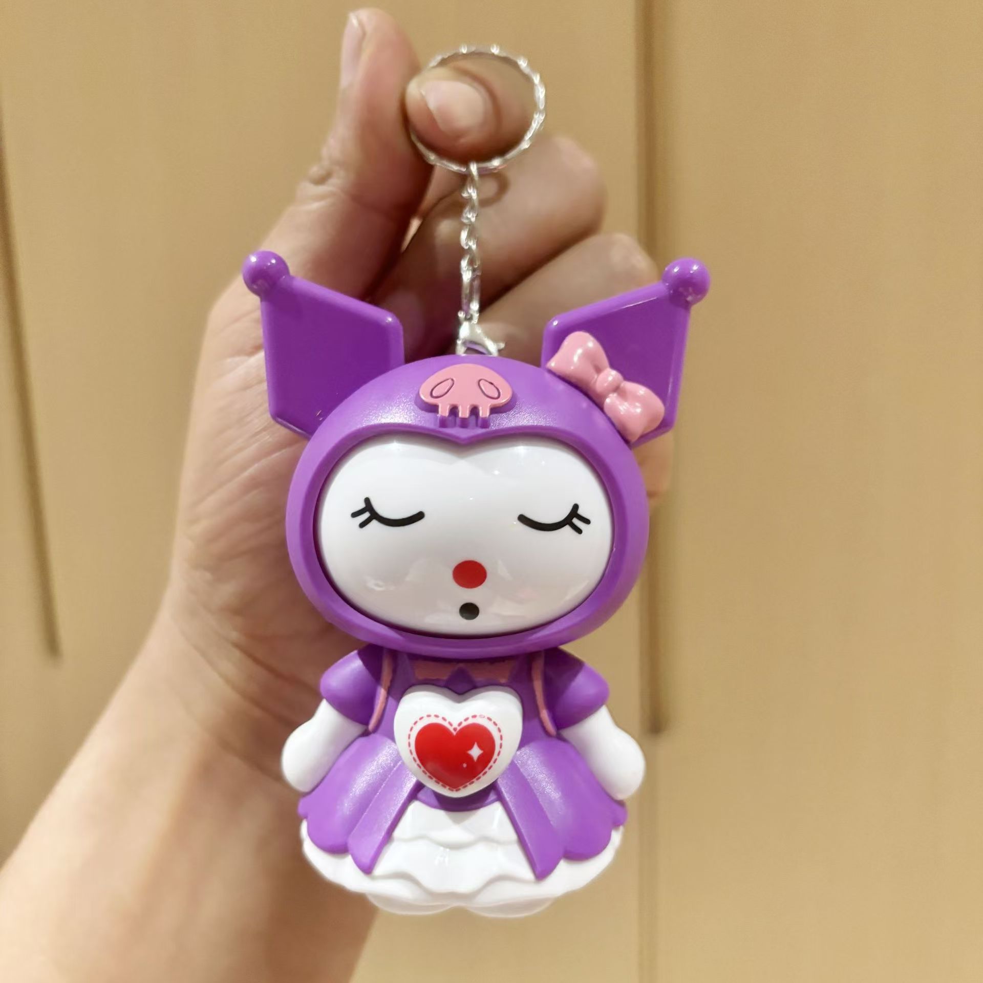 얼굴을 바꾸는 쿠로미 퍼플