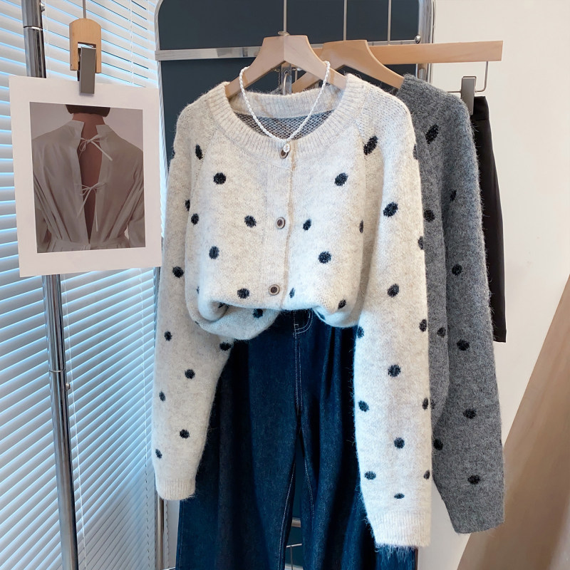 Round-neck polka dot sweater jacket for women, 2026 spring and autumn new style, loose and casual, outerwear knit cardigan