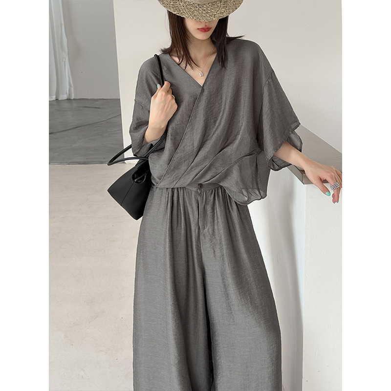 Orange Zhi Summer New Korean Style Independent Solid Color V-Neck Short-Sleeve Top and Pants Set for Women 9749 Orange Zhi Summer New Korean Style Independent Solid Color V-Neck Short-Sleeve Top and Pants Set for Women 9749