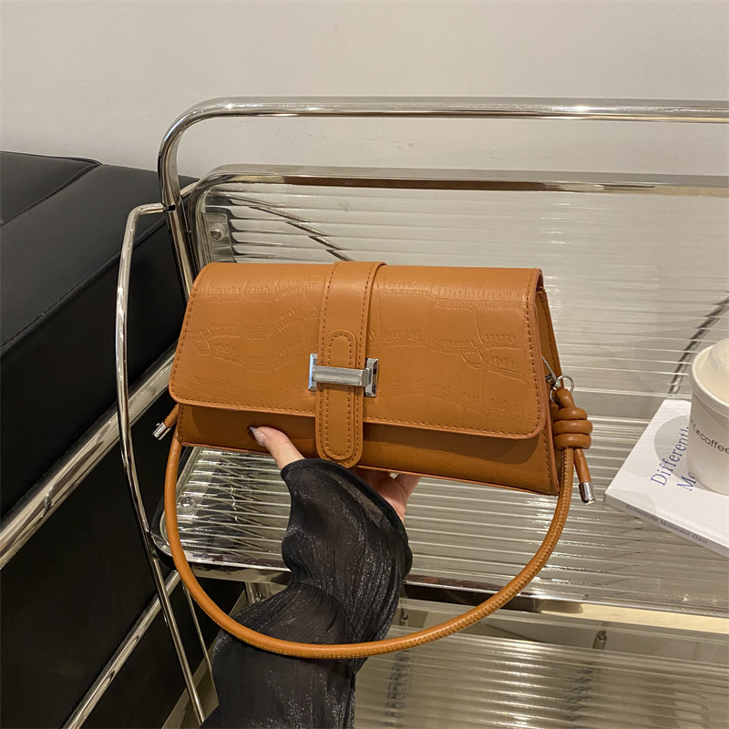 Francia lujosa y simple 2024 nuevo diseño retro de color sólido moda moda bolso de hombro debajo de la axila