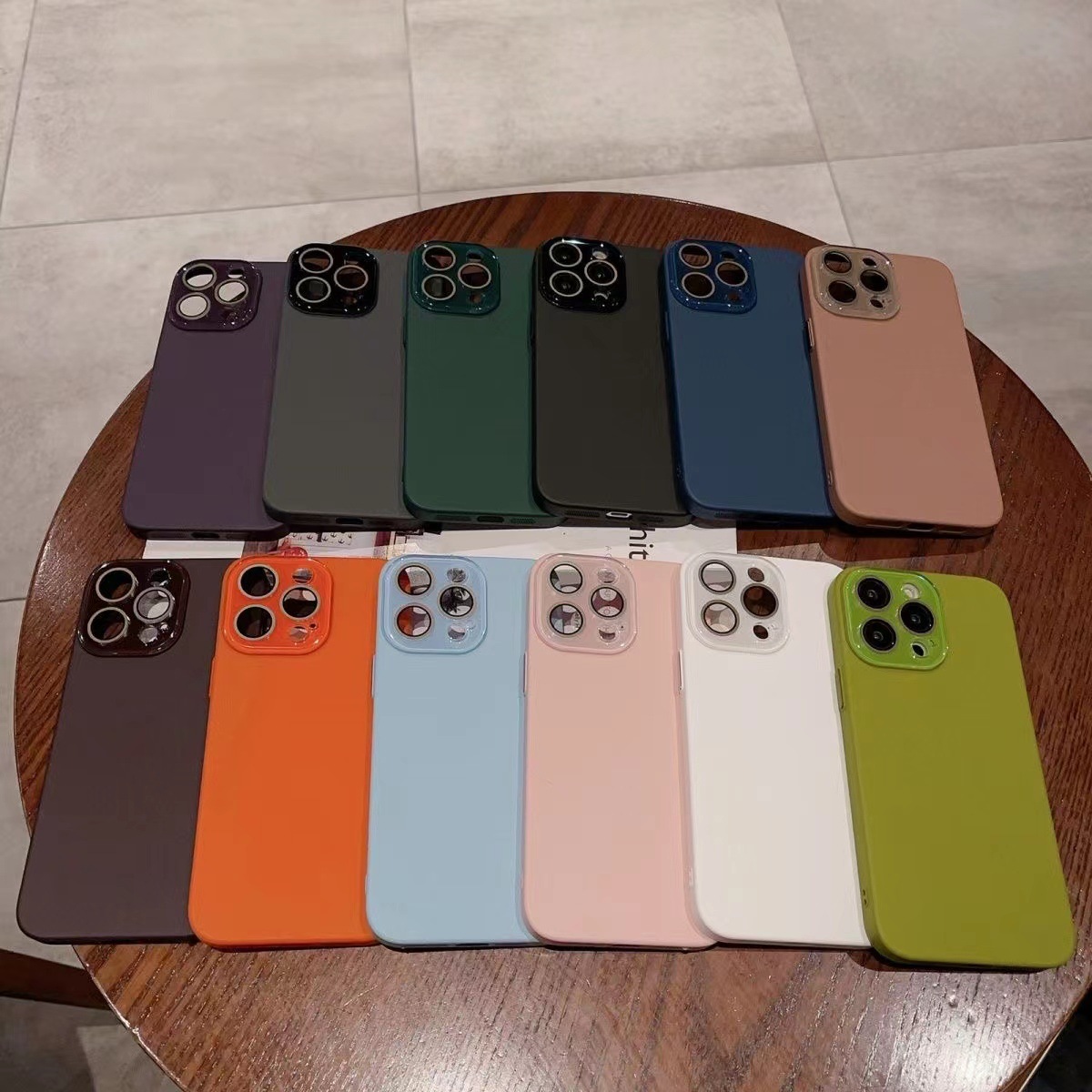 简约渐变色牛油果苹果17ProMax带镜头膜苹果15PRO手机壳适用IP16p