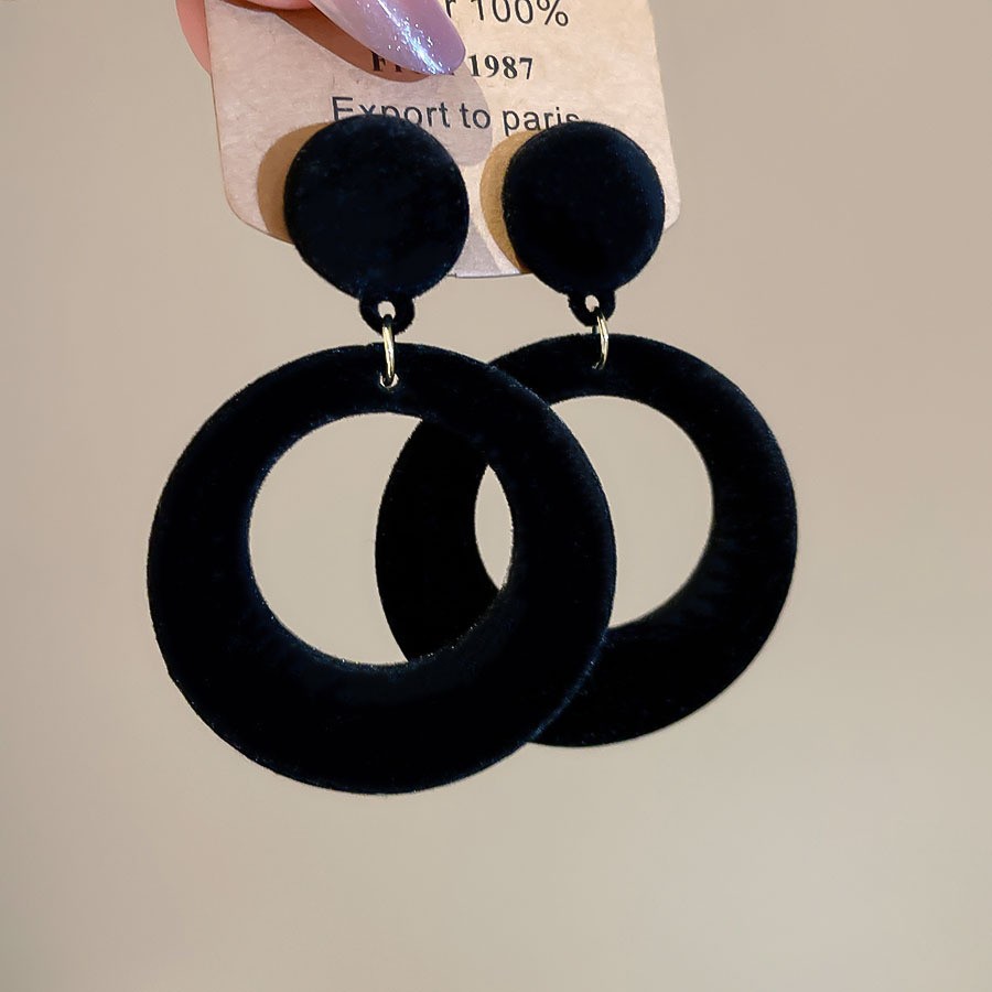 銀の針の黒色の水晶の項の幾何学のピアスの小さい大衆の百合のイヤリングのファッションの気質の軽くて豪華な高級感の耳飾りの卸売り