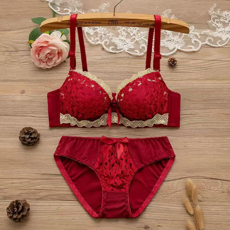 Small bust push-up bra for women, makes breasts appear larger, youthful and sexy, with underwire, sexy lace, lift-up, adjustable bra set