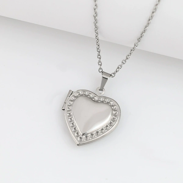 Steel necklace heart shaped, 24mm