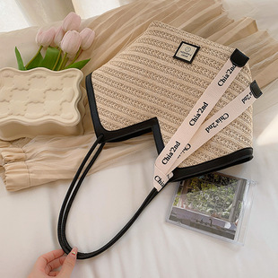 Capacious shoulder bag, retro handheld straw one-shoulder bag