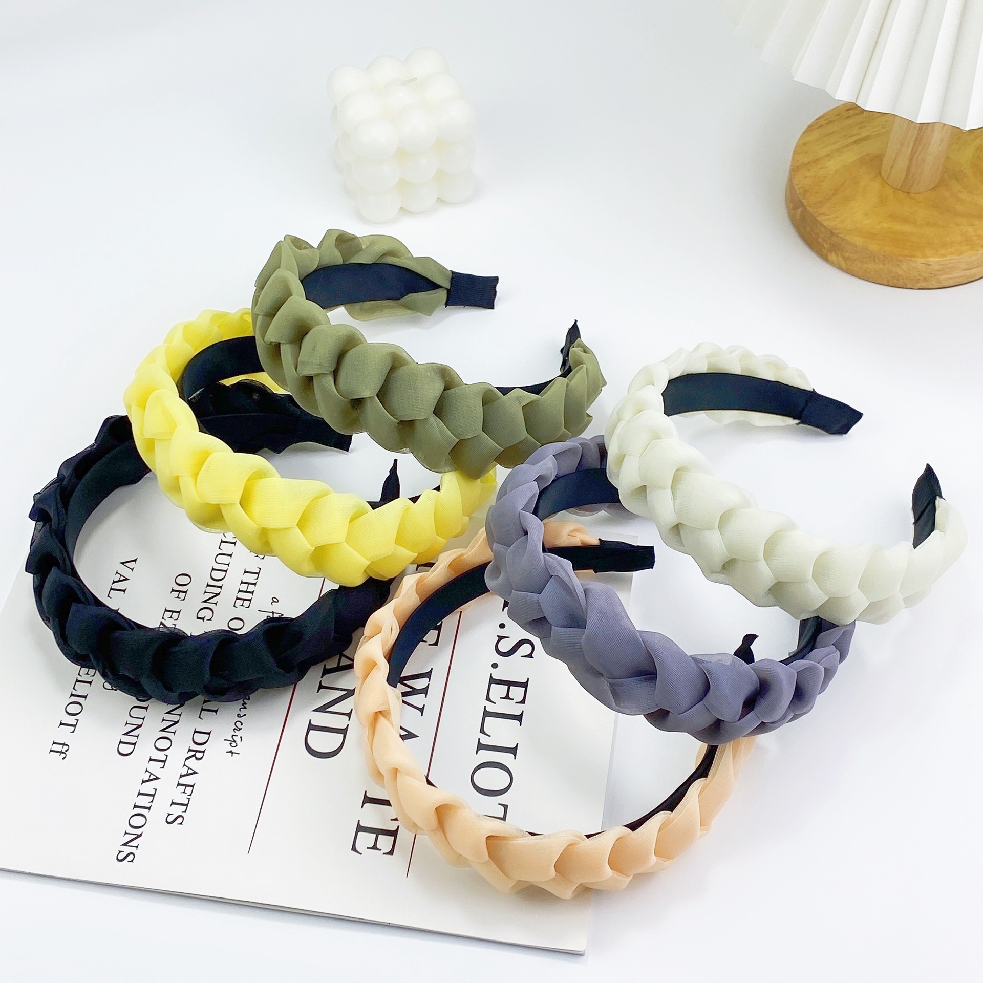 Wide-sided Weaving Retro Twist Hairband Wholesale 12pcs One Bag Jewelry Nihaojewelry display picture 2