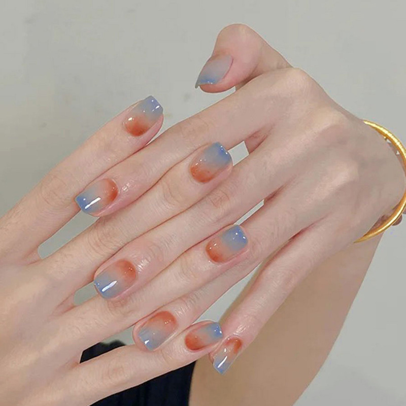 One-size-fits-all finished fake nail tips with a high-end feel, two-tone gradient wearable nail tips, short versatile nail stickers One-size-fits-all finished fake nail tips with a high-end feel, two-tone gradient wearable nail tips, short versatile nail stickers