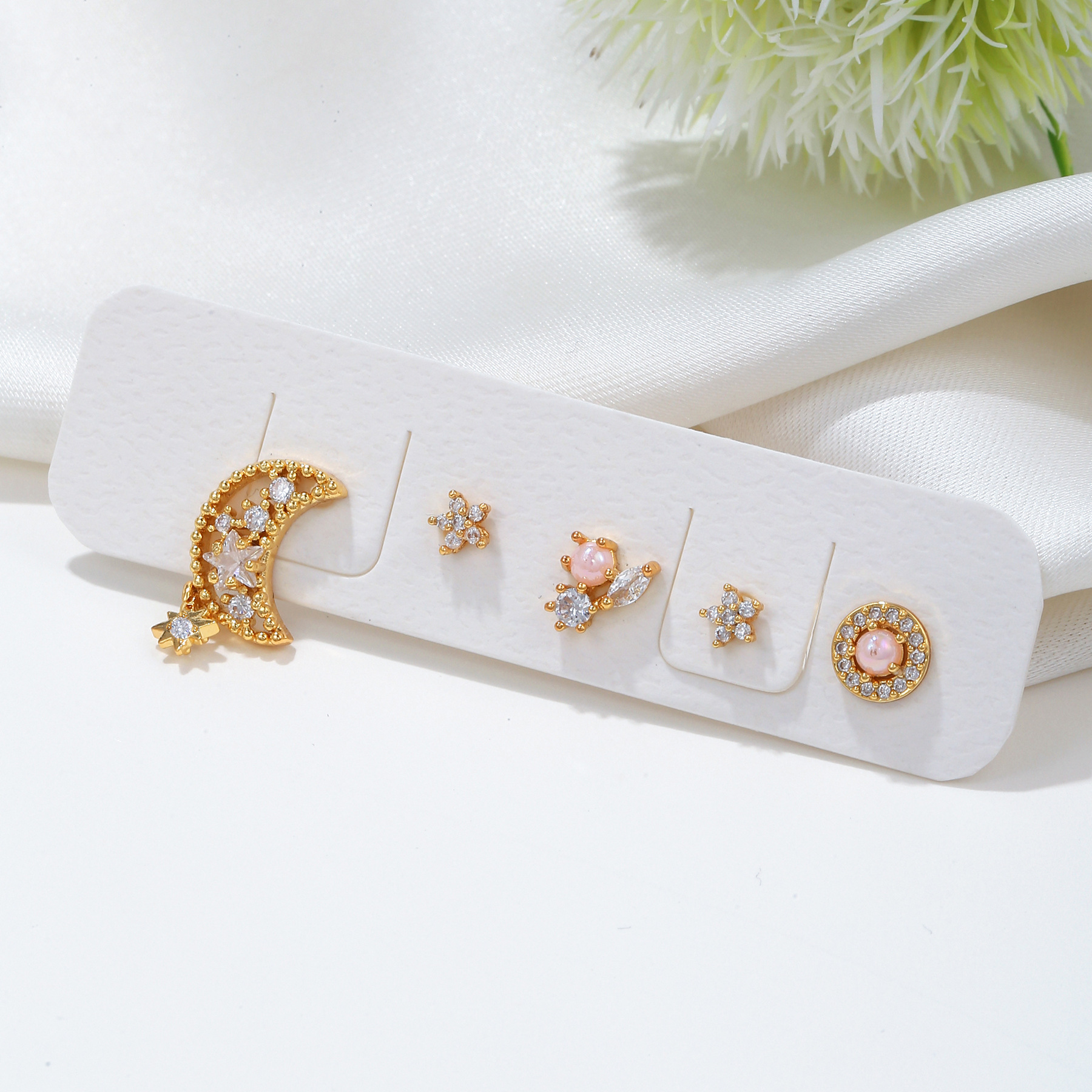 Fashion Pentagram Moon Copper Gold Plated Artificial Pearls Zircon Ear Studs 5 Pieces