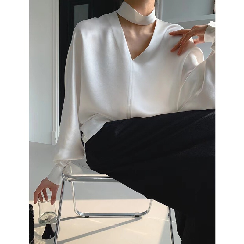 High-end Luxury Collar Trip Design Wide Japanese Triacetate Satin V-neck Shirt Women 23 New