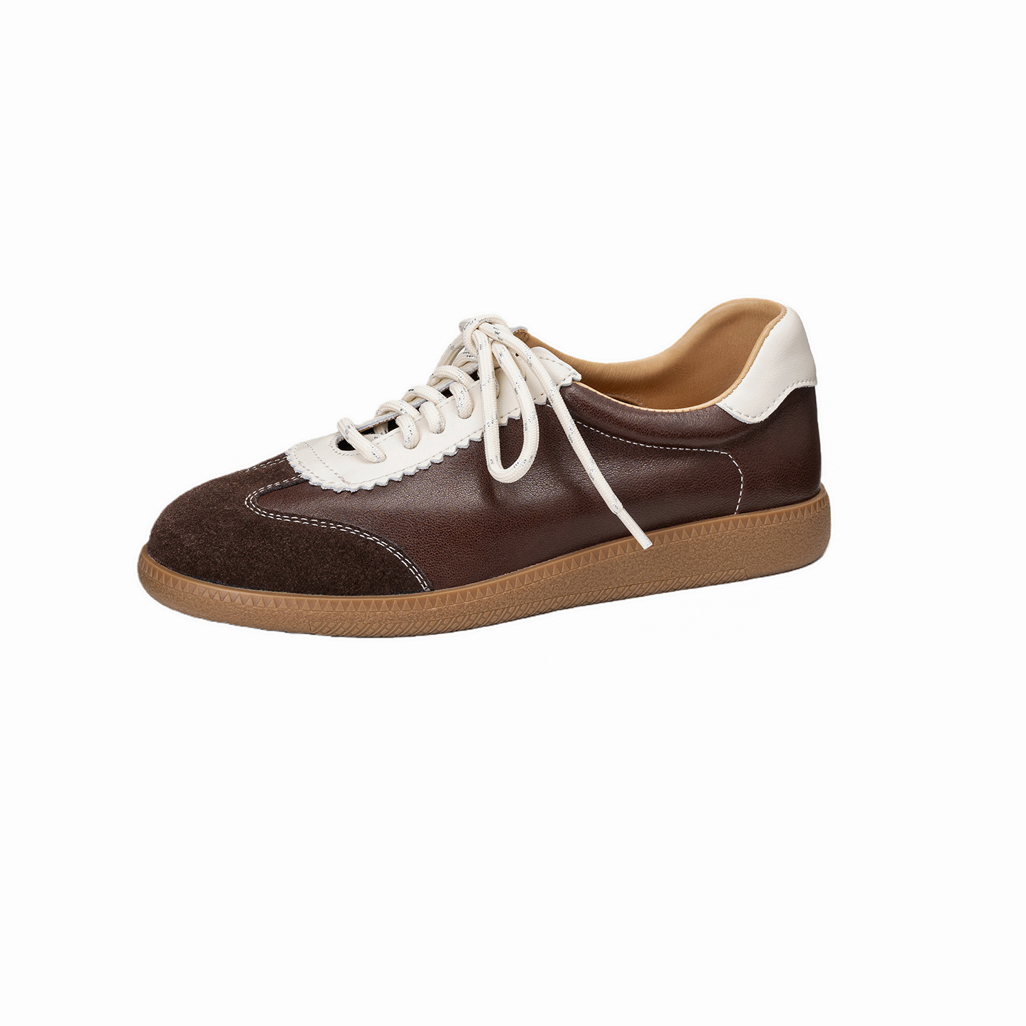 Giày sneaker nữ phối màu dây buộc đế phẳng phong cách thể thao — màu nâu