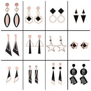 �r���L��ڽ�ײɫ�׺�Ůʿ���h�F؛���|���ٴ�ƴɫŮʽ���h��}