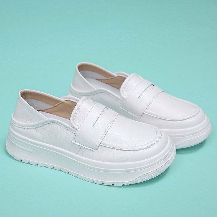 Zapatos de enfermería blancos rojos en línea, suela suave transpirable, antiodor y antideslizante, verano 2024 nuevos zapatos de trabajo médicos de moda