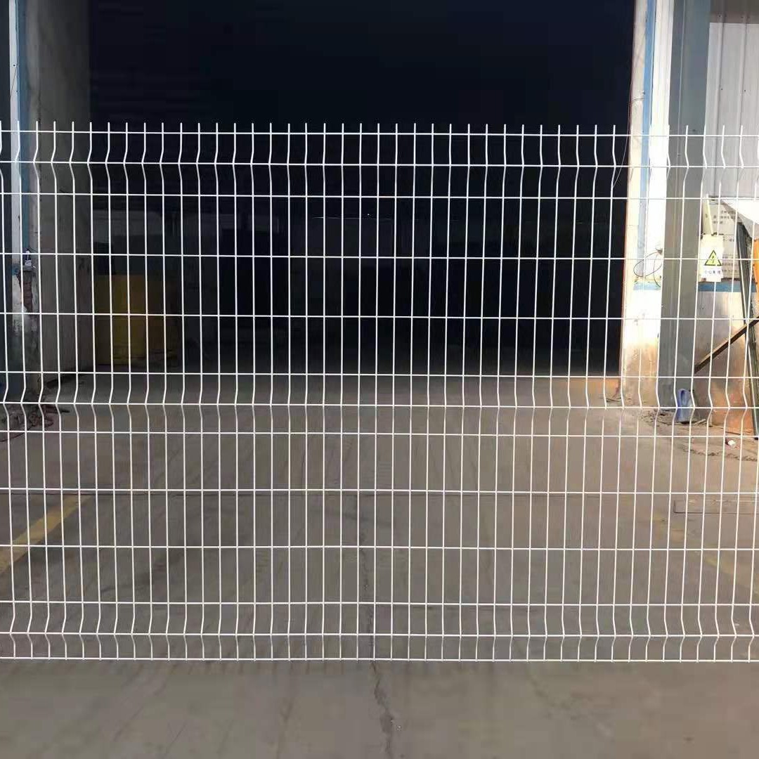 道路防护工厂桃型柱围网护网护栏网车间隔离仓库围栏小区围网