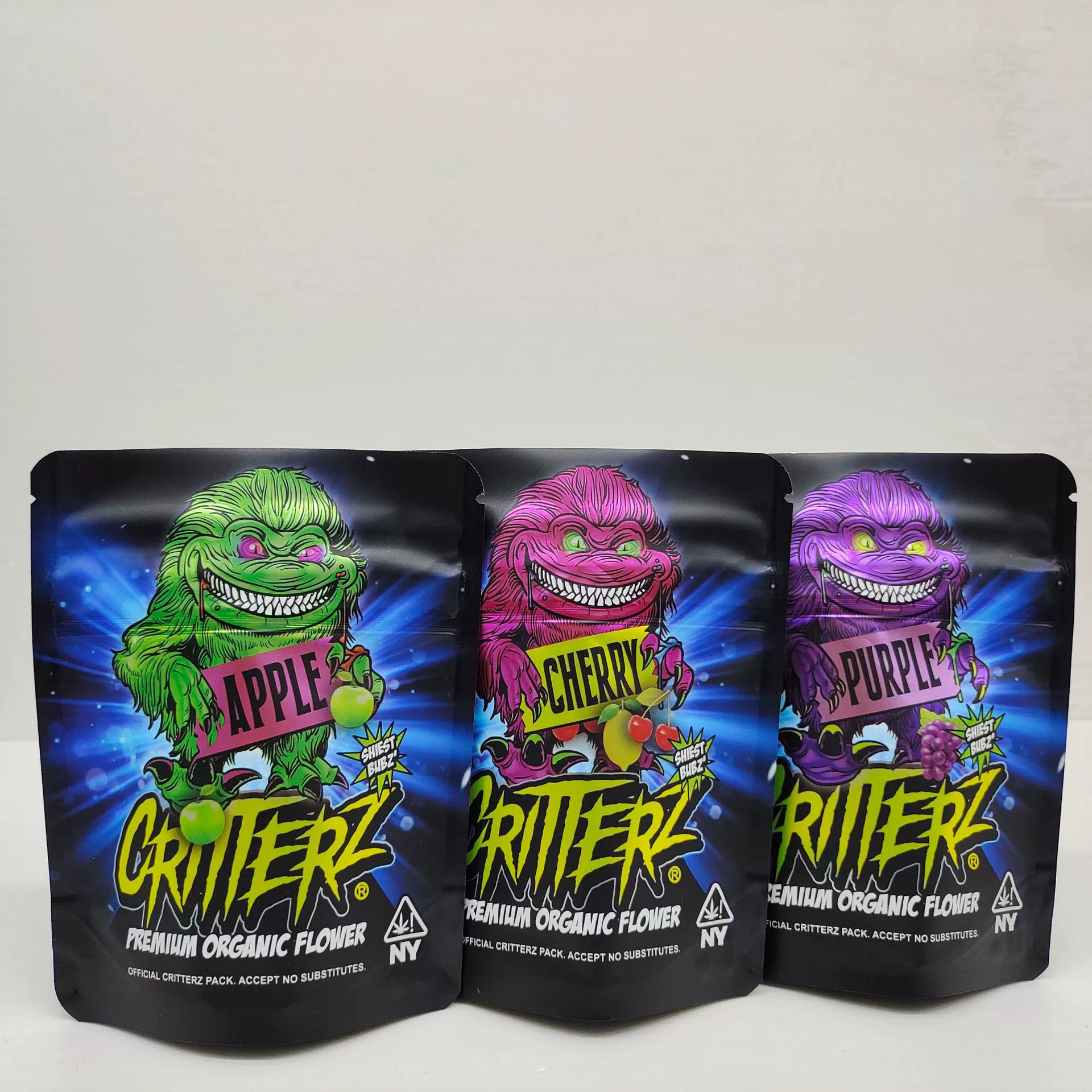 Небольшое количество пользовательских рождественских конфет в канун Рождества