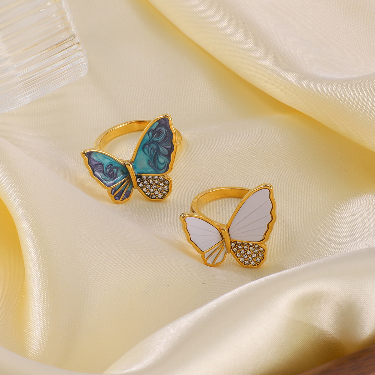 Retro fashionable sophisticated small design ring stainless steel