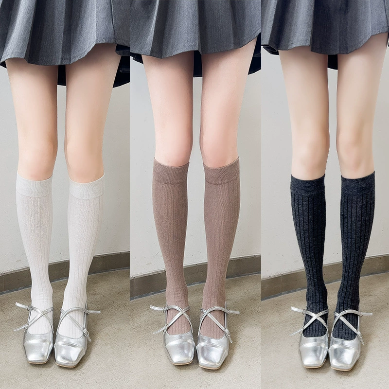 White spring summer colored breathable Japanese socks, mid-length, fitted