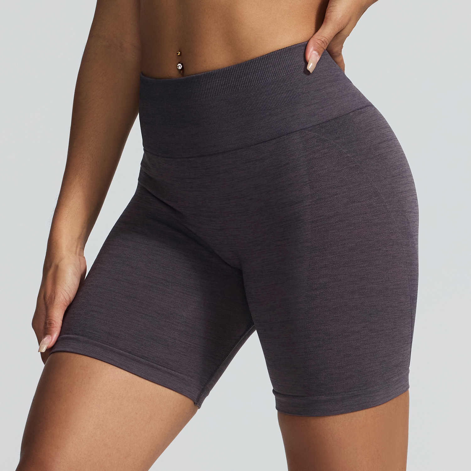 Nuevos pantalones de yoga ajustados transfronterizos, pantalones deportivos cationicos de secado rápido, pantalones cortos deportivos de tres puntos con jacquard sin costuras y cadera de melocotón