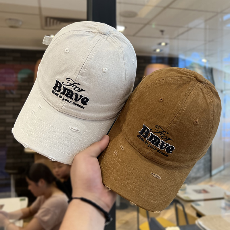 Coreano retro hacer viejos agujeros estereoscópicos bordados letras sombrero de béisbol mujer primavera y otoño calles generales sombrero de lengua de pato moda