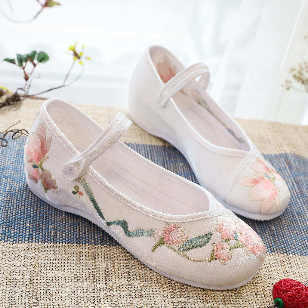 Jinyu Hanfu shoes, female ancient wind, old Beijing cloth shoes, spring, autumn, comfort, soft, increase, national wind embroidered shoes