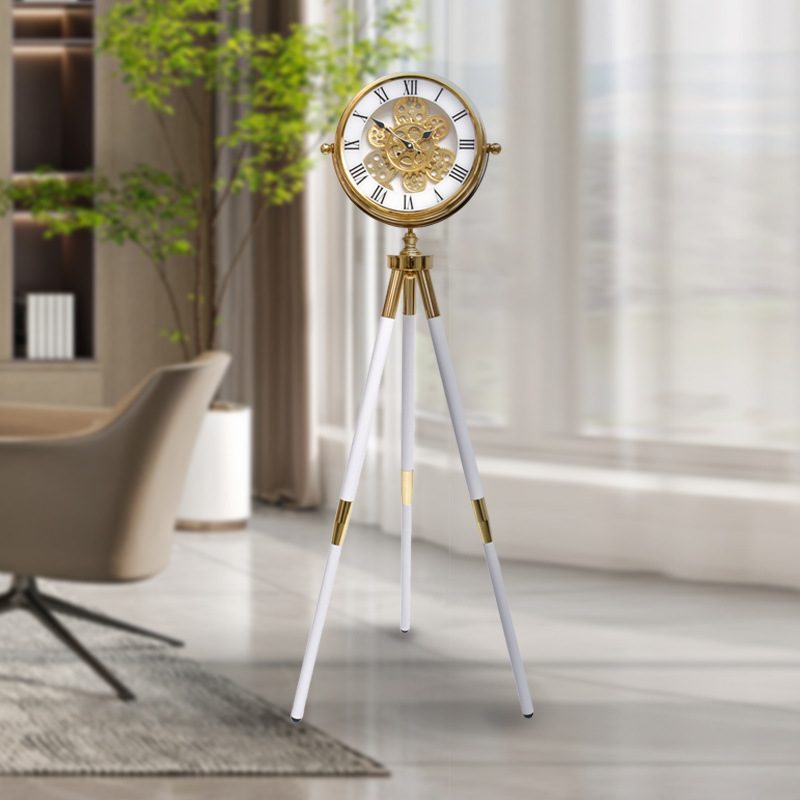 工厂直销北欧创意三脚落地钟客厅家居装饰摆件美式齿轮转动立钟表