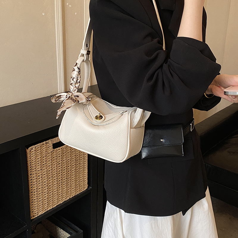 2026 Cross-Border Trending Women's Pillow Bag, Fashion Versatile Shoulder & Crossbody Bag, Lychee Grain Commuter Trendy Doctor Bag - Thumbnail 3