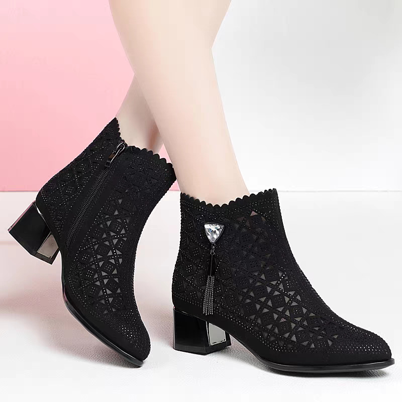 Boot cổ thấp nữ da lưới gót thô thoáng khí, đính đá lấp lánh — màu đen