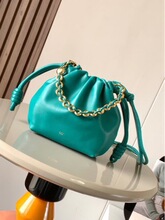 L��??��Ů���{��С��Ƥ朗l���KˮͰ���μ�б�����Ʒ�|9058