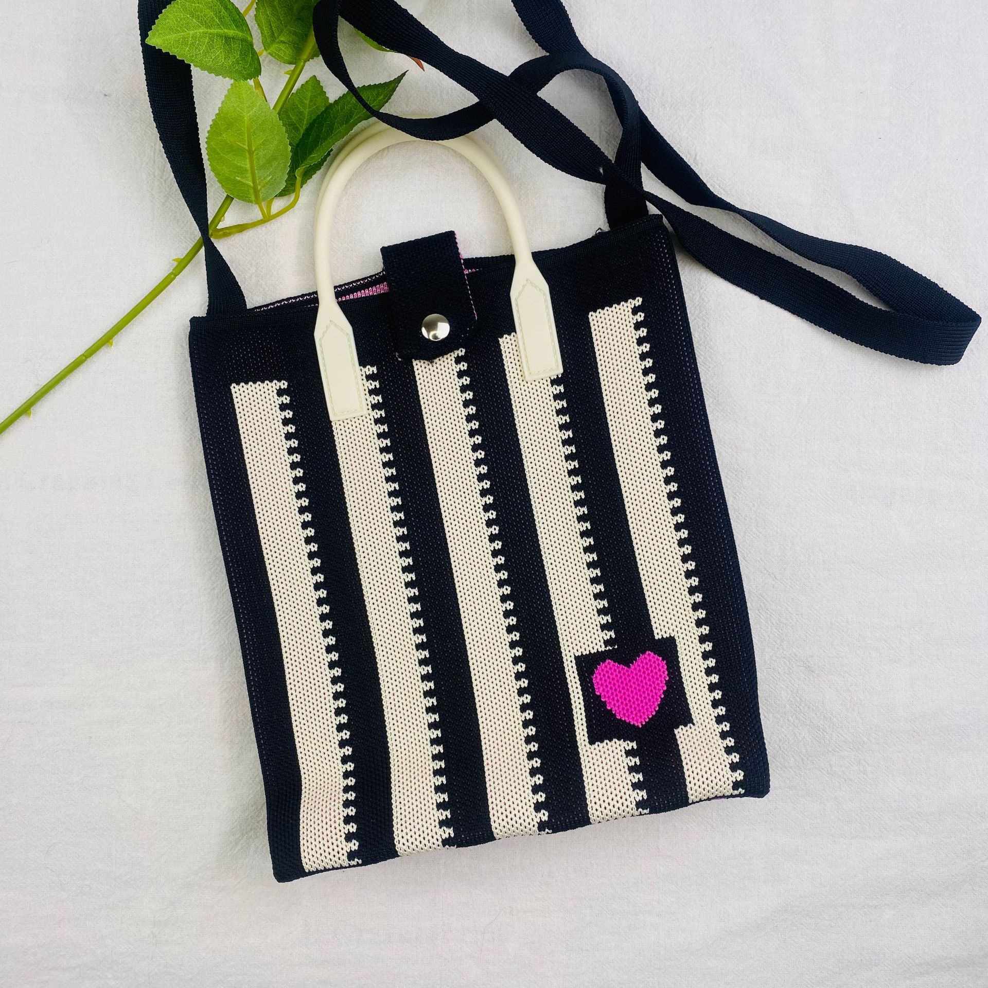 세로 줄무늬 사랑 로즈 레드